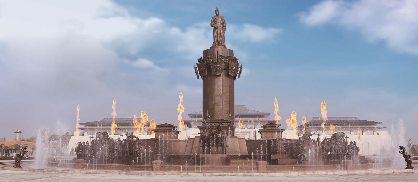 《孫武頌》動感雕塑依據(jù)孫子軍事文化思想，采用現(xiàn)代雕塑藝術(shù)設(shè)計而成。該動感雕塑運用了先進(jìn)的數(shù)字技術(shù)，采用激光、音響、焰火、水霧、轉(zhuǎn)動、燈光、噴泉等有機(jī)組合，生動演繹了古代戰(zhàn)爭場面，場景高潮迭起、五彩繽紛、雄渾博大、震撼人心，是目前科技含量最高、工藝最復(fù)雜、藝術(shù)效果最佳的景觀動態(tài)雕塑典范。.jpg